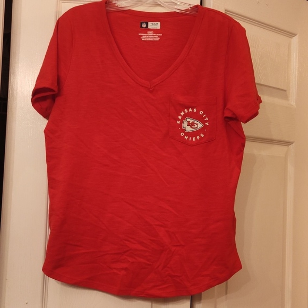 NWOT Team Apparel Kansas City Chiefs Women's Tee Shirt